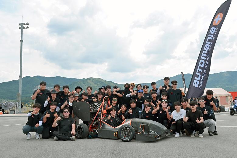 오토매니아 동아리 학생들, 대학생 자작 자동차 대회 ‘Formula Student Korea 2026’ 은상